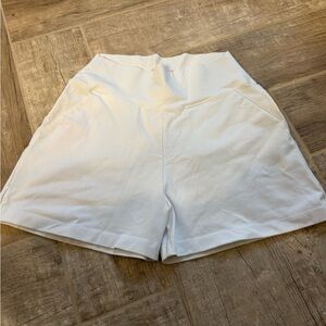 KiraGrace White Yoga Shorts size medium